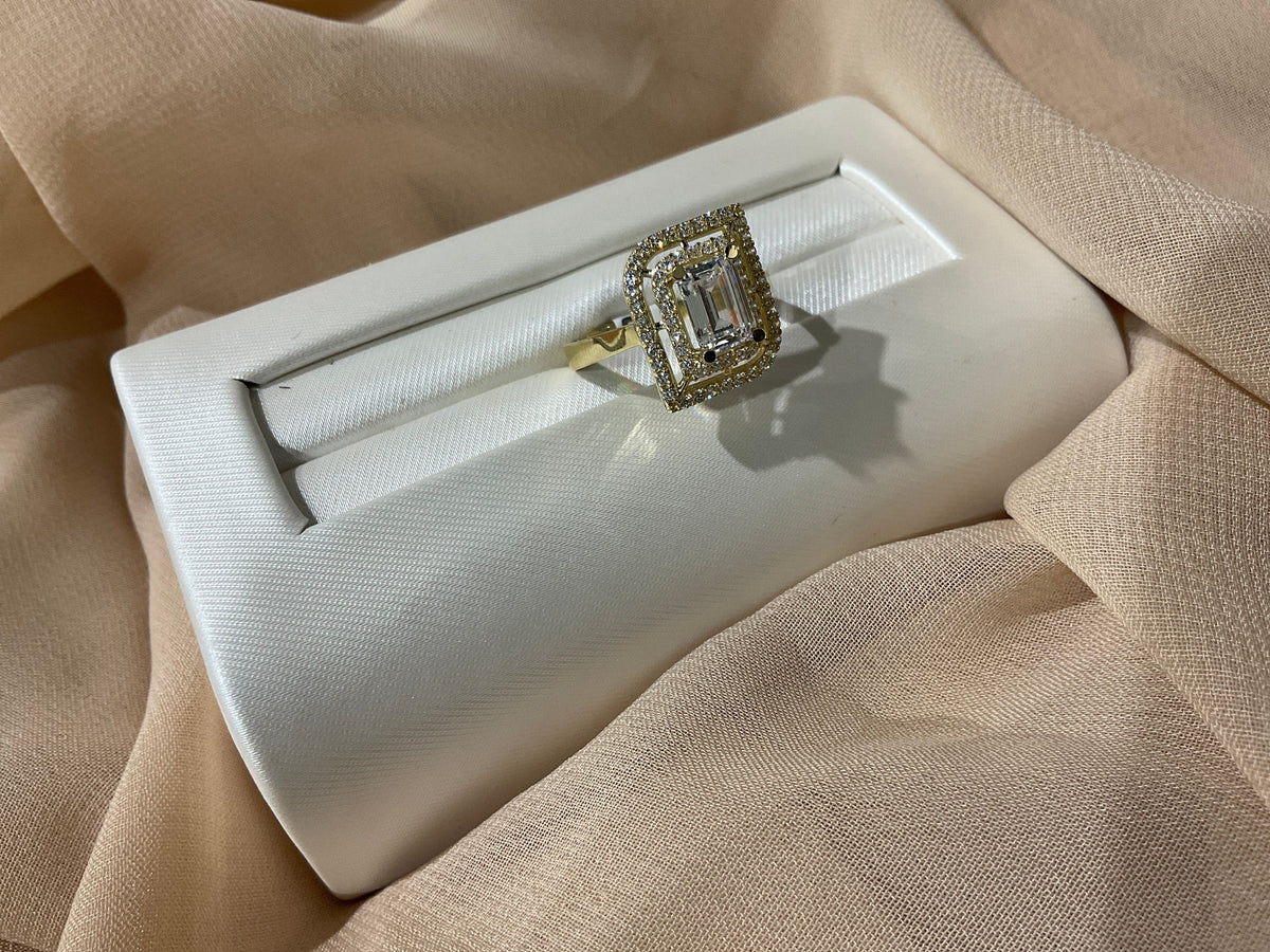 10k Gold Emerald Cut w/CZ Ring