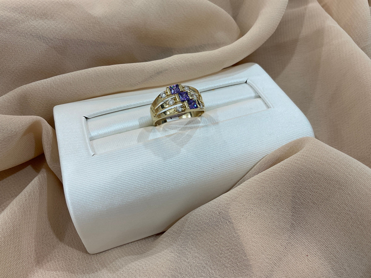 14k Gold CZ Tanzanit with White Diamods Ring