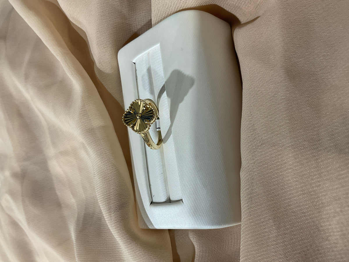 14k Gold Clover. Ring #7