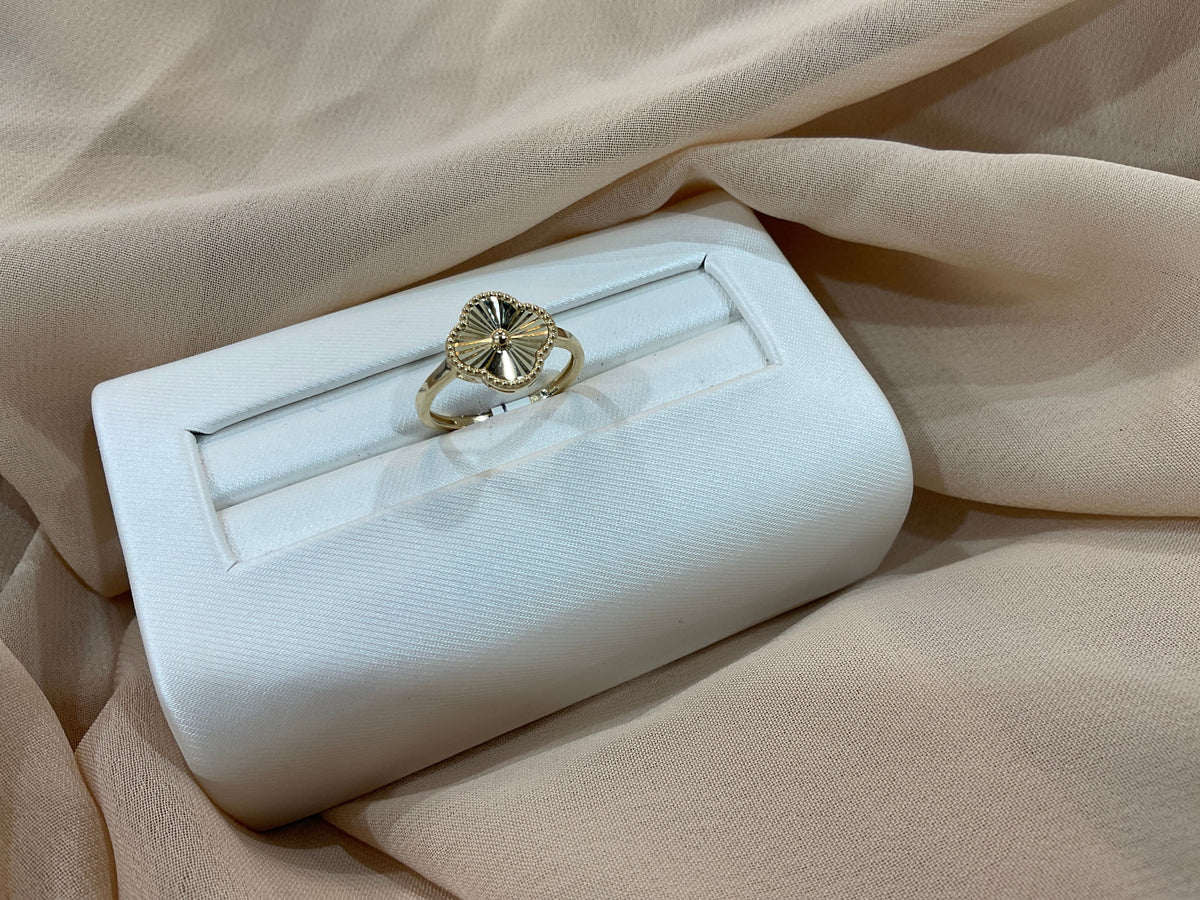 14k Gold Clover Ring #7
