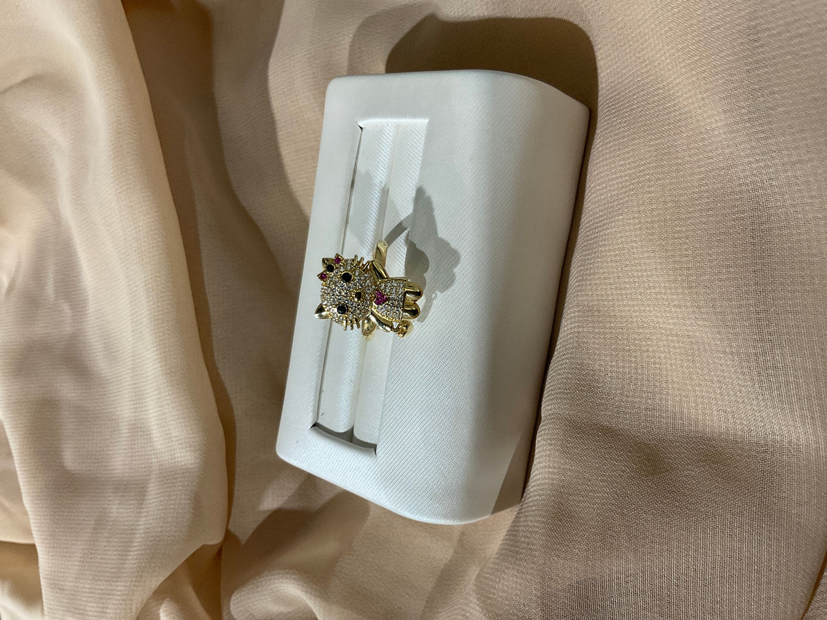 14k Gold Hello Kitty w/Heart Ring
