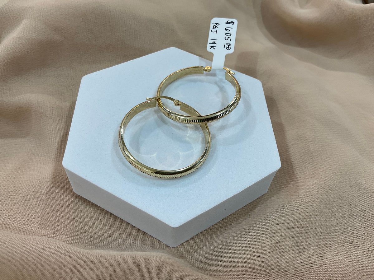 14k Gold 1in Diamond Cut Hoop Earrings
