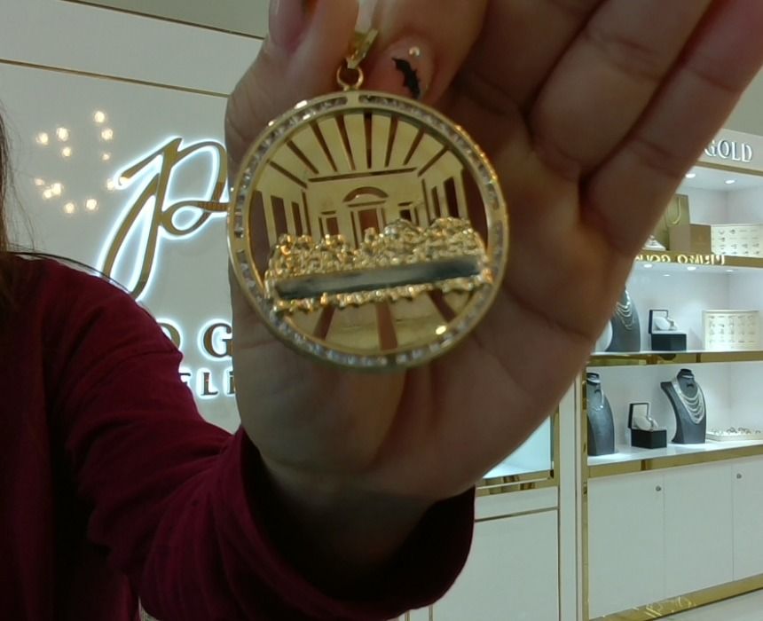14KT Gold Last Supper Round Pendant